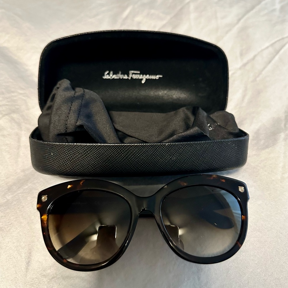 SALVATORE FERRAGAMO Sunglasses -NWOT